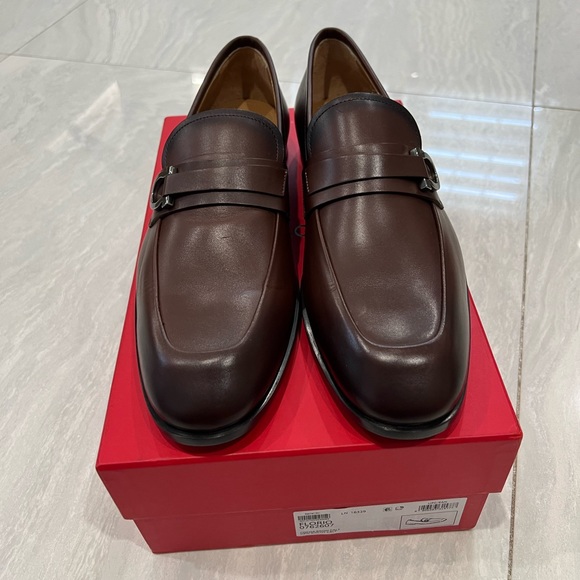 Ferragamo dress shoes - Picture 1 of 9